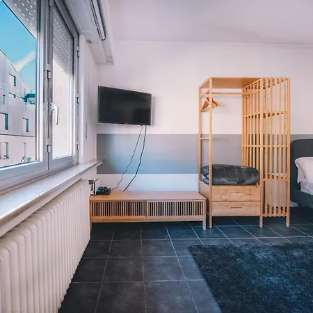Modern Lux Center *