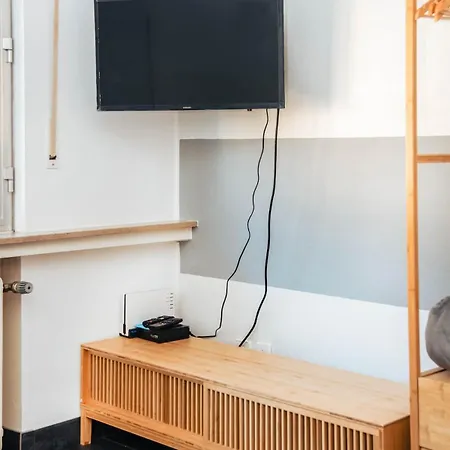 Modern Lux Center Apartment