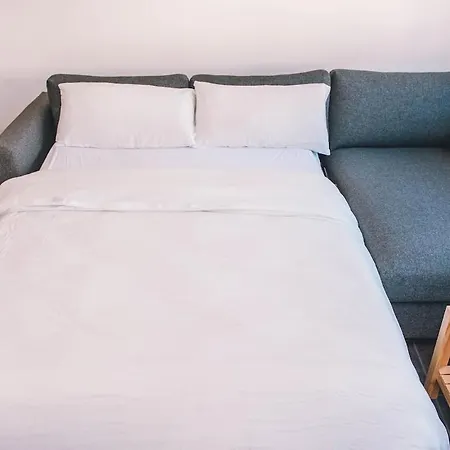 Modern Lux Center Apartment *